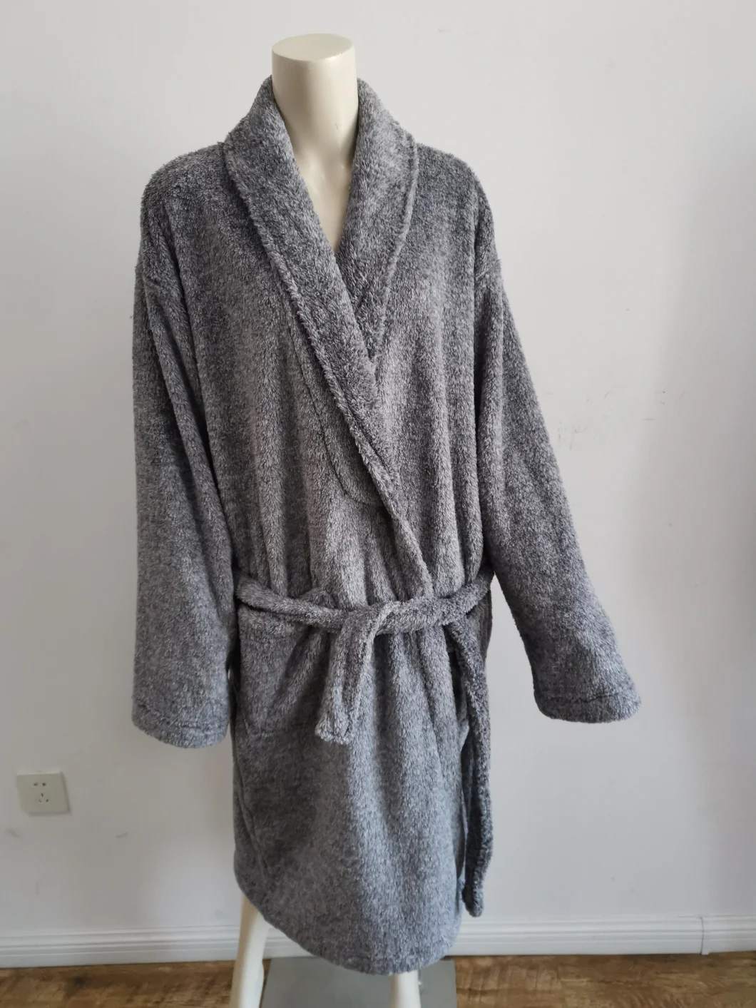 100% Microfibre No Pilling No Shrink Plain Dye Flannel Fleece Coral Long Sleeve SPA Womens and Lady Towel Bathrobes